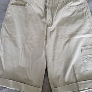 DKNY Khaki Bermuda shorts, Size 10